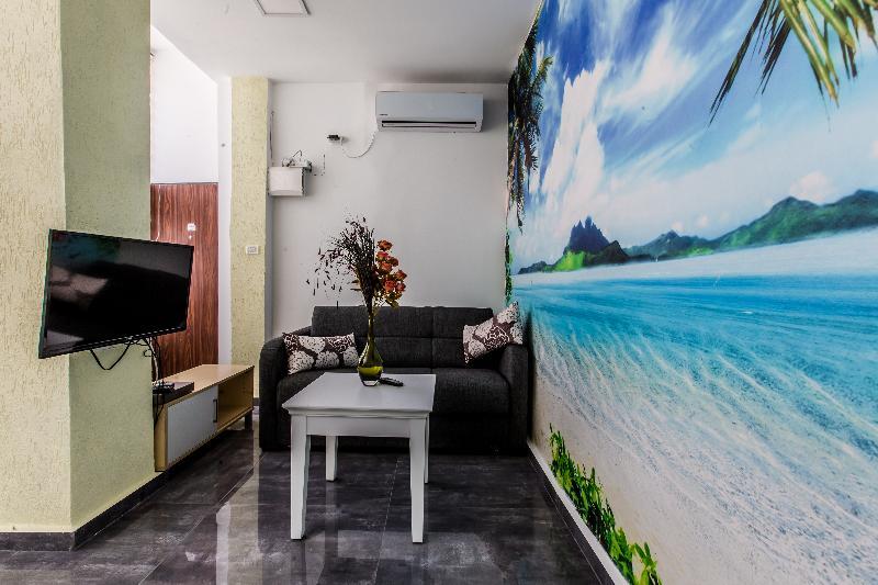 Designed Beach Apartments Tel Aviv Exterior photo